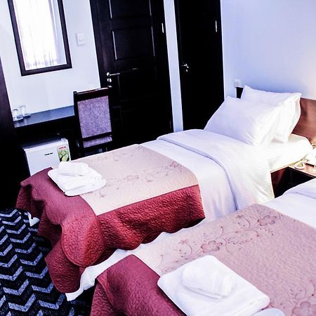 Royal Georgia Otel Tiflis Dış mekan fotoğraf
