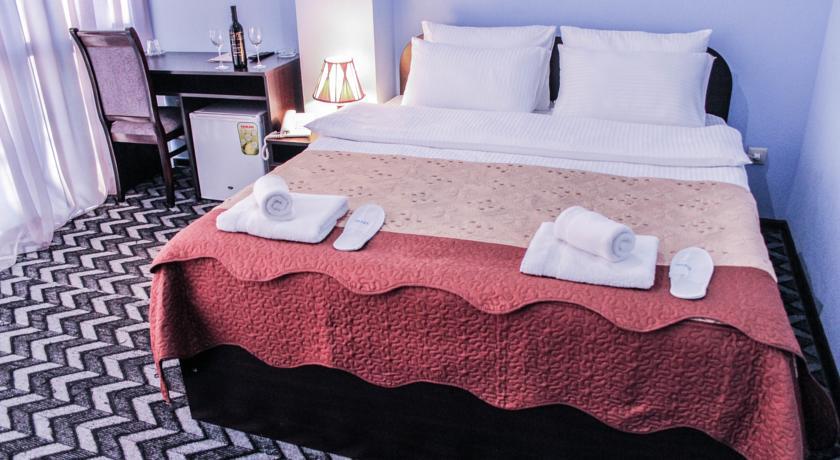Royal Georgia Otel Tiflis Dış mekan fotoğraf