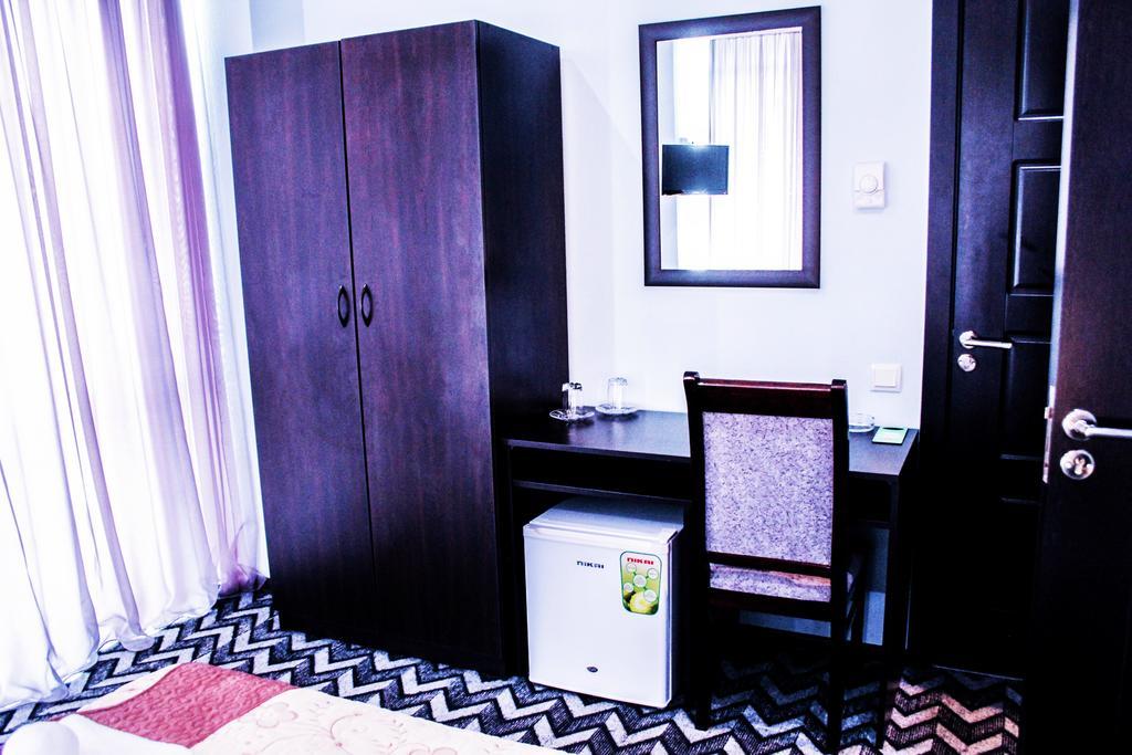 Royal Georgia Otel Tiflis Oda fotoğraf