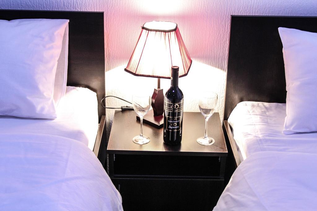 Royal Georgia Otel Tiflis Oda fotoğraf