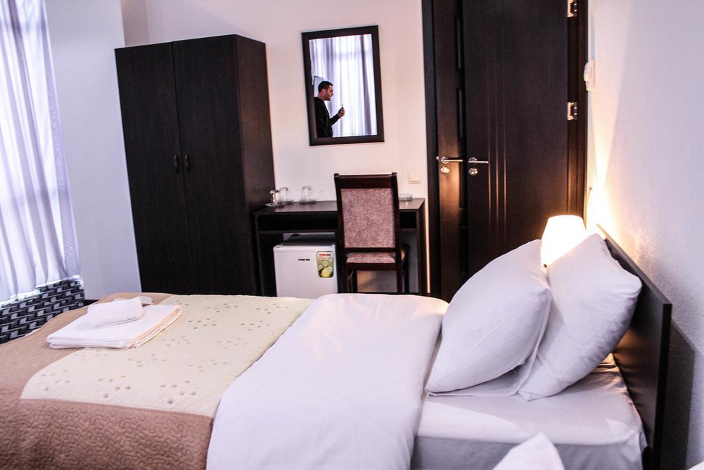Royal Georgia Otel Tiflis Dış mekan fotoğraf
