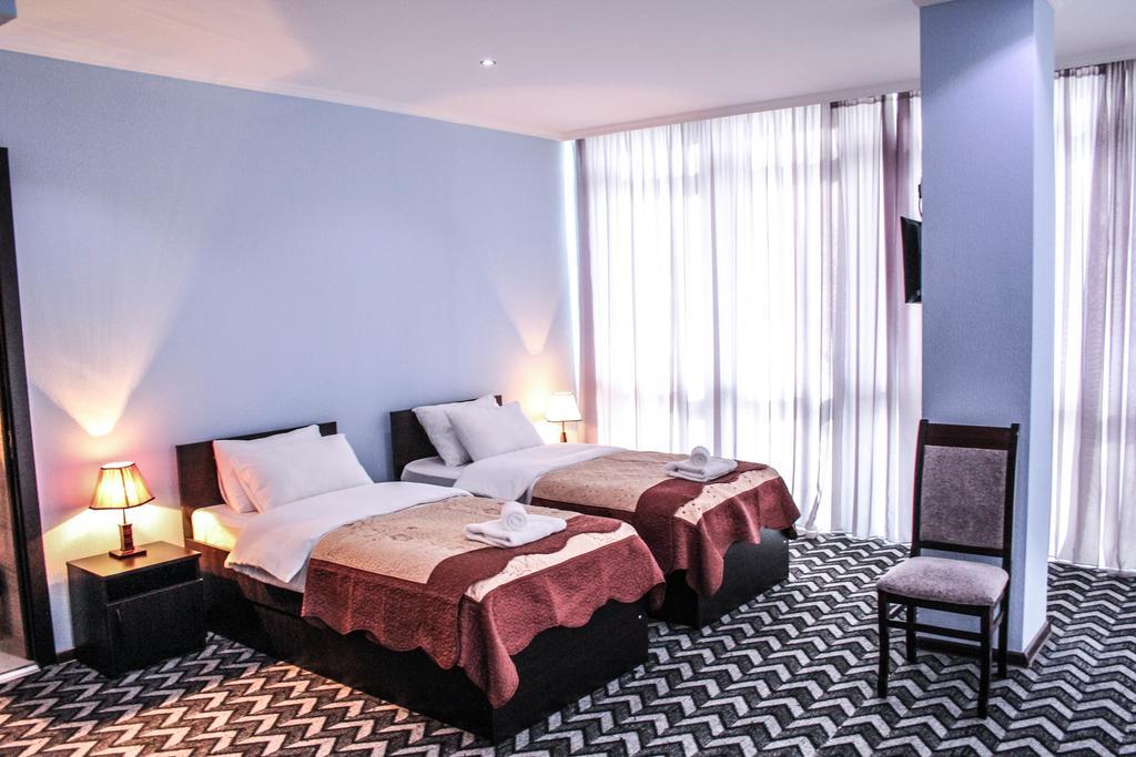 Royal Georgia Otel Tiflis Oda fotoğraf
