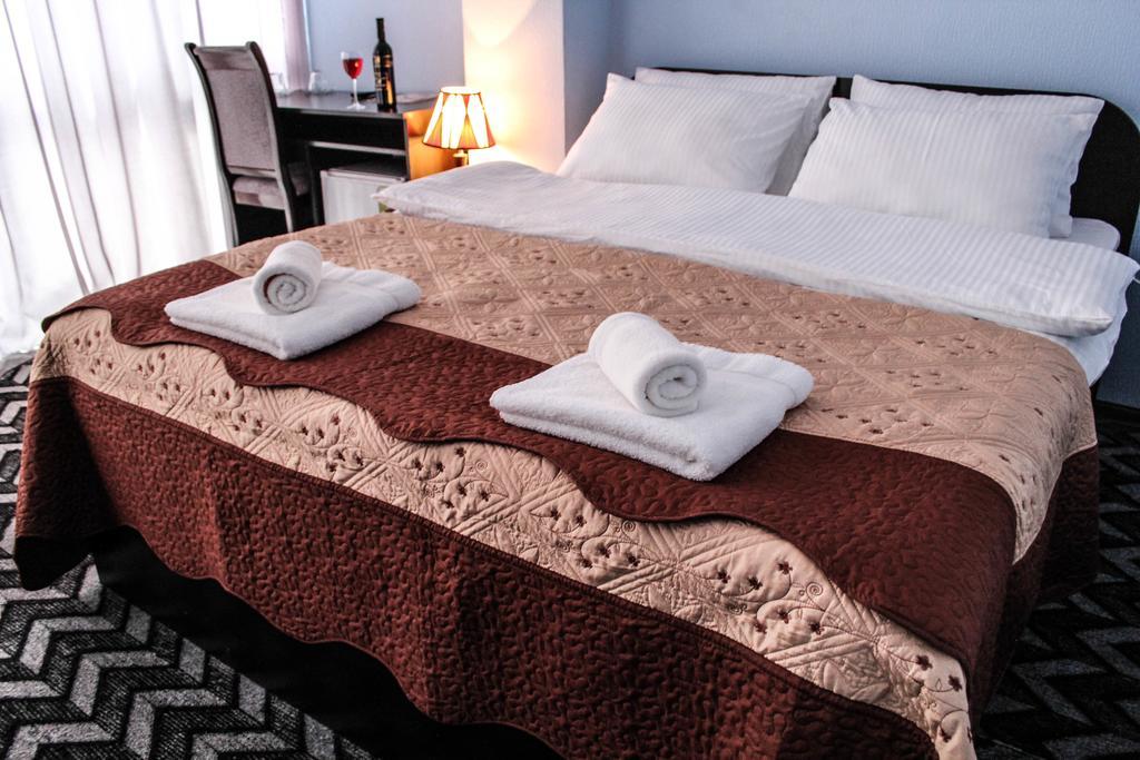 Royal Georgia Otel Tiflis Oda fotoğraf