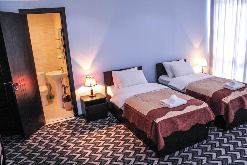 Royal Georgia Otel Tiflis Oda fotoğraf