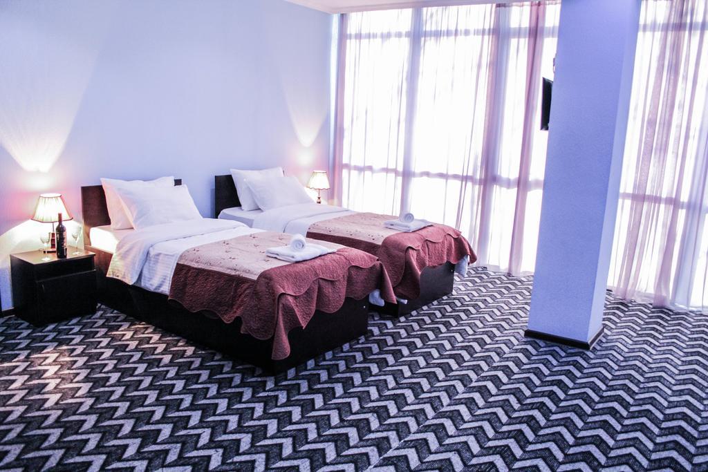 Royal Georgia Otel Tiflis Oda fotoğraf