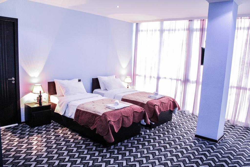 Royal Georgia Otel Tiflis Oda fotoğraf