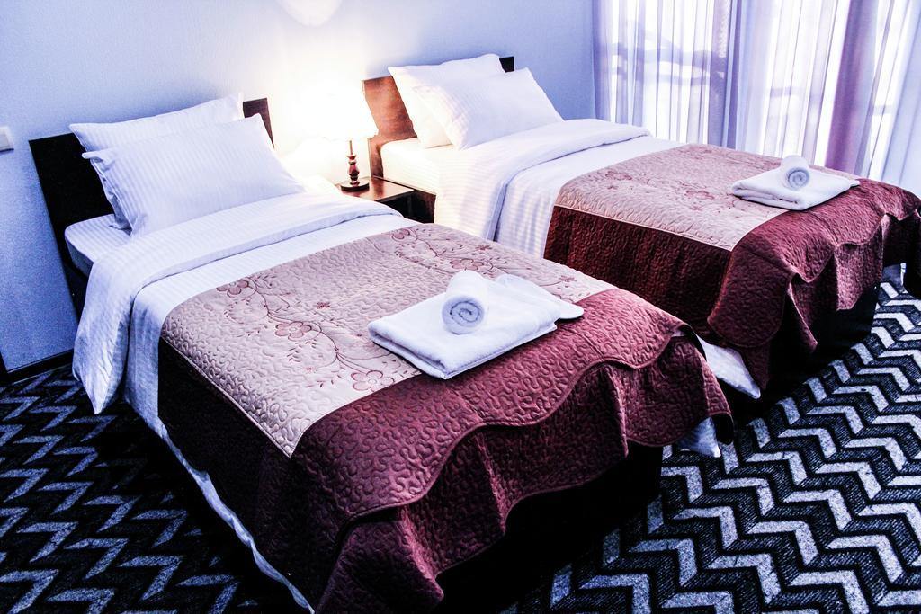 Royal Georgia Otel Tiflis Oda fotoğraf