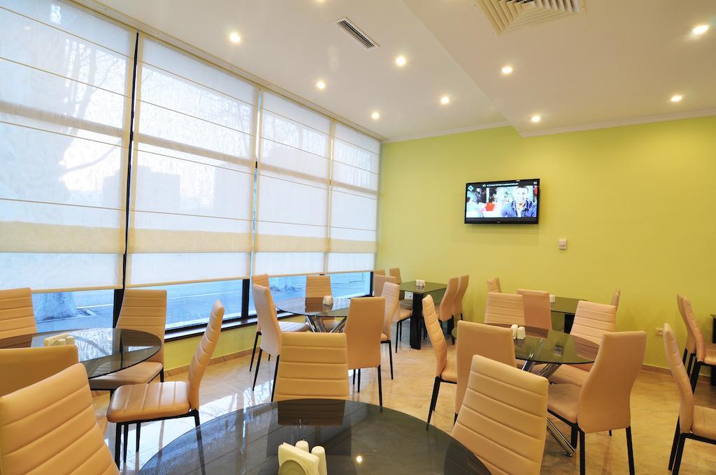 Royal Georgia Otel Tiflis Dış mekan fotoğraf