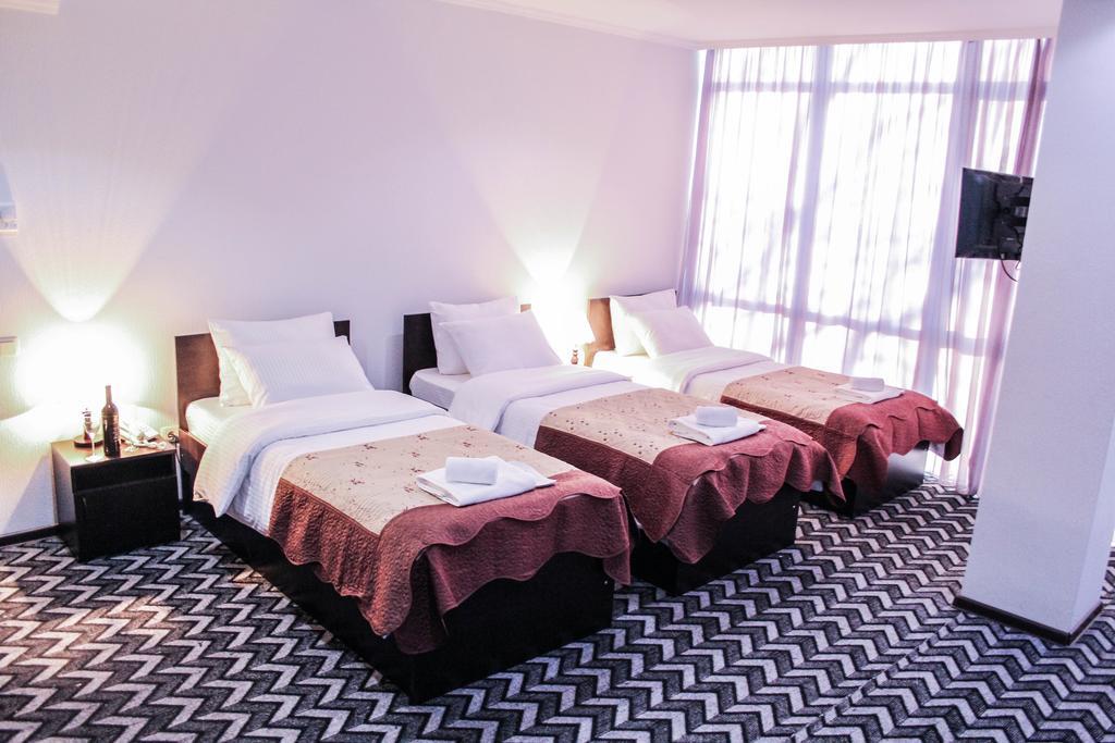 Royal Georgia Otel Tiflis Oda fotoğraf
