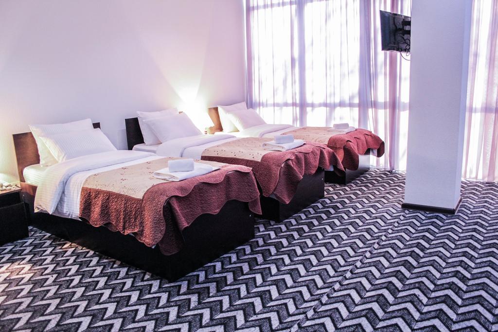 Royal Georgia Otel Tiflis Oda fotoğraf