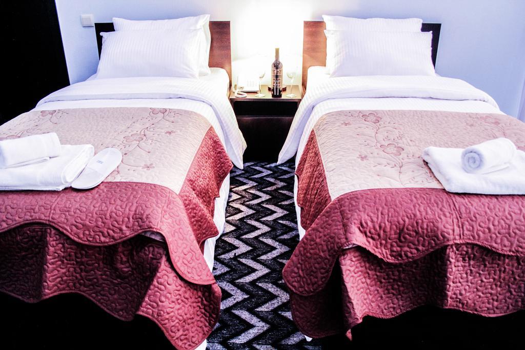 Royal Georgia Otel Tiflis Dış mekan fotoğraf
