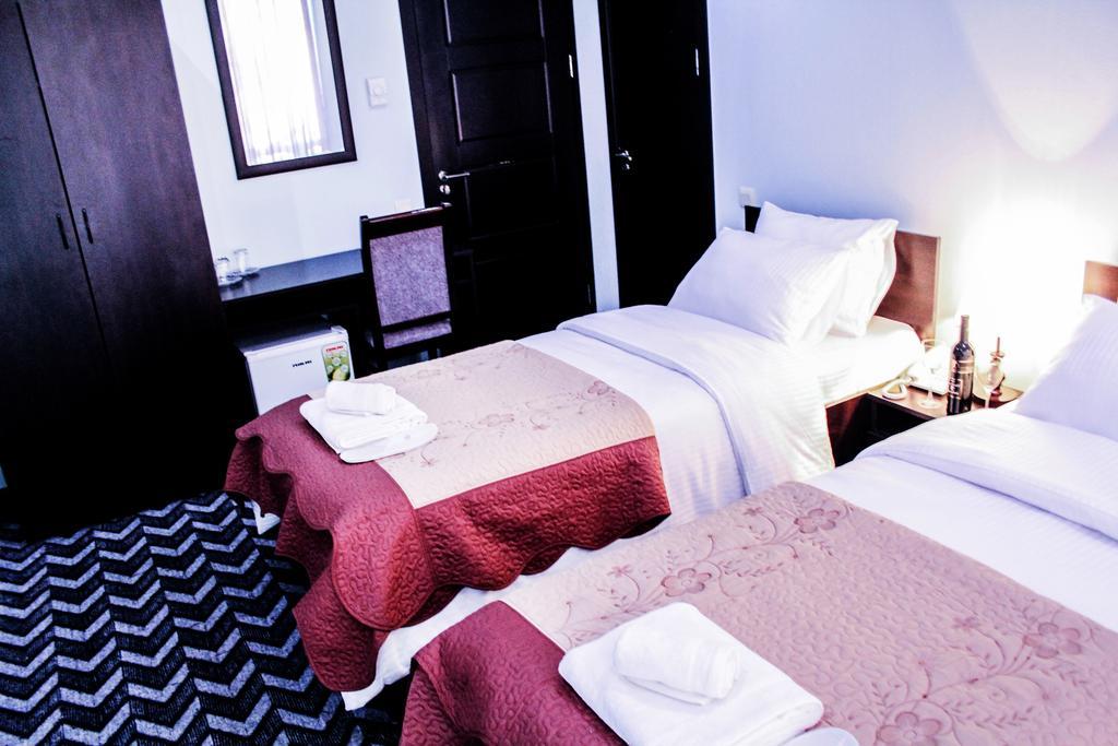 Royal Georgia Otel Tiflis Dış mekan fotoğraf